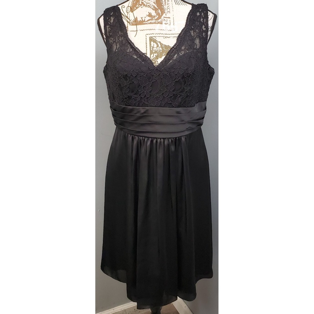Monique Lhuillier Bridesmaids Cocktail Dress Womens 12 Black Satin Lace V-Neck